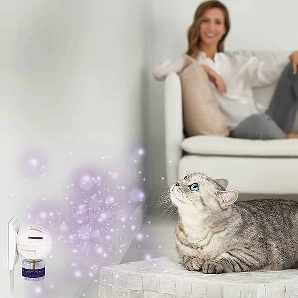 Feliway Optimum Enhanced Calming 30 Day Diffuser for Cats - Image 9